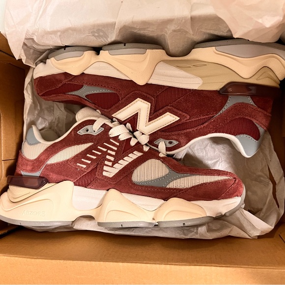 BNIB New Balance 9060 Burgundy - Picture 4 of 6